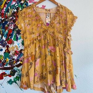 such a pretty dress ! Unfortunately i gained weight so it’s a little tight on me